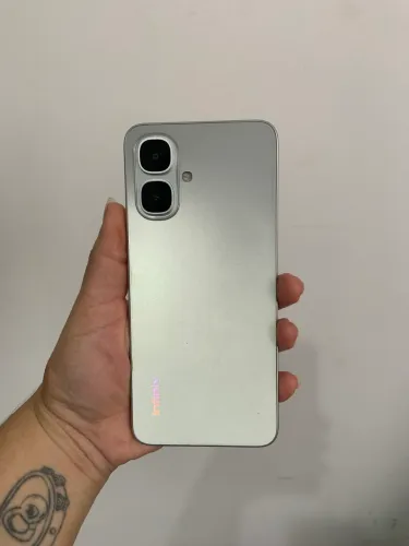 Infinix 128 gb novo