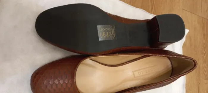 Scarpin cor conhaque novo da Corello 
