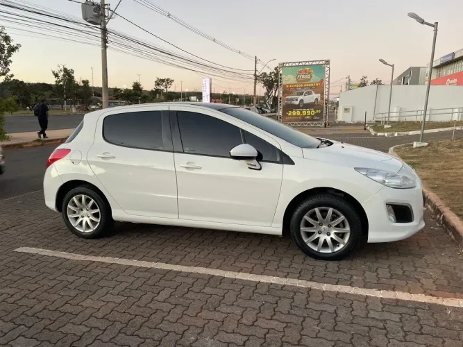 Peugeot 308 Active 1.6 Flex 16V 5P Mec. 2014