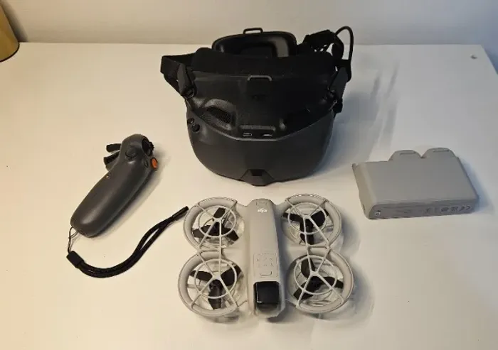 Drone DJI Neo Fly More Combo + Goggles N3