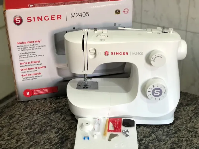 Máquina de costura Singer M2405 220v