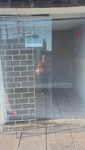 Alugo BOX PARA PEQUEBO COMERCIO na Torre