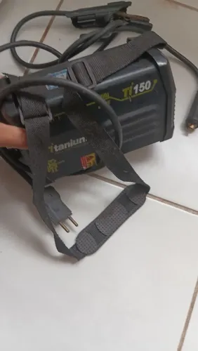 Esmeril e máquina de solda