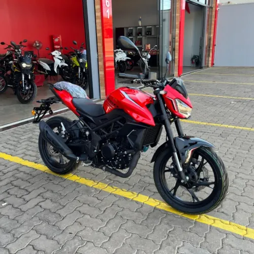 Shineray Flash 250 F EFI 0km (á partir de 48 x R$879 S/entrada).