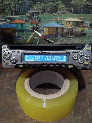 Radio CD automotivo pioneer DEH 1650. Funcionando.