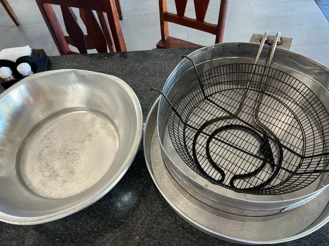 VENDO EQUIPAMENTOS E UTENSÍLIOS PARA COZINHA PROFISSIONAL