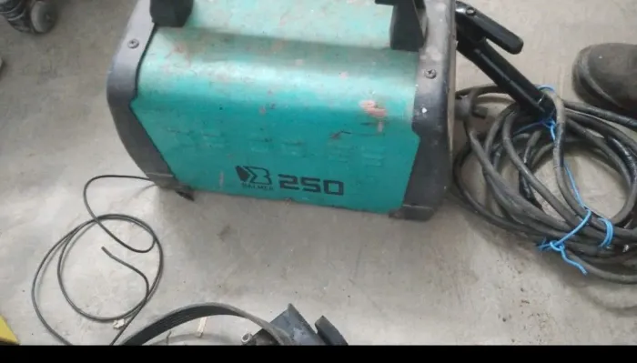 Máquina de solda em perfeito estado toda funciona