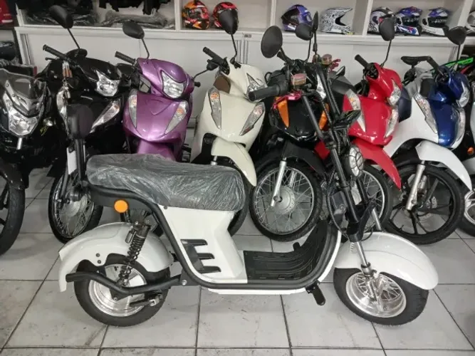 SCOOTER ELÉTRICA 1.000W - ACEITO TROCA, CARTÃO E FINANCIAMENTO.
