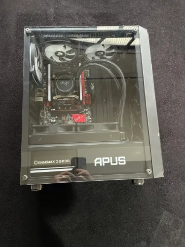 Vendo gabinete gamer semi montada!