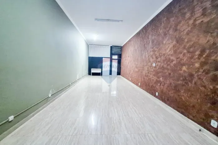 Aluguel de Loja Reformada com 48m2 no Centro de Juiz de Fora