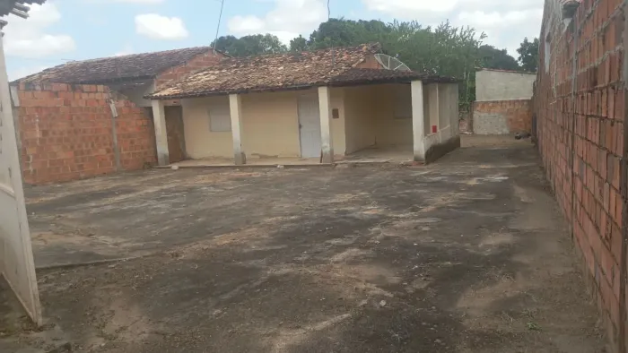 PRA VENDER LOGO,VENDO CASA NO TOMBO POUCOS METROS DO CAMPO, 120.000 E TEM CONVERSA.