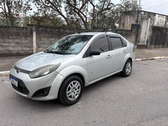 Ford Fiesta Sedan 1.0 8V Flex 4P 2013