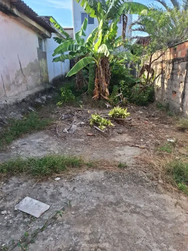 são três barracões