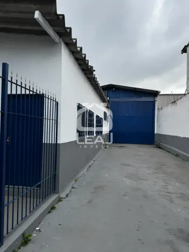 Galpão de 300m² para Locação Logística Refrigerada com Câmaras Frias Instaladas em Santo A