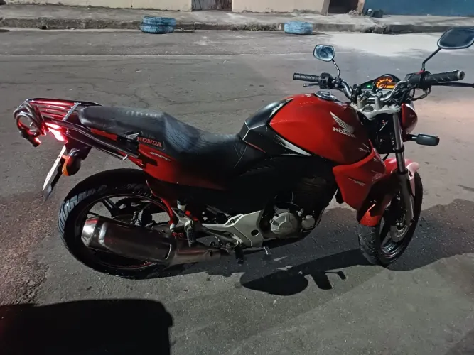 Vendo CB 300 13/14