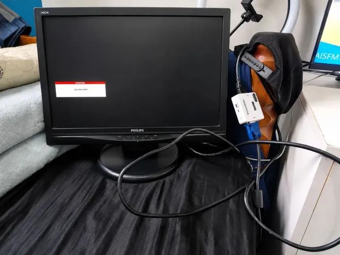 Monitor Philips 17" + Adaptador HDMI/VGA + Cabos