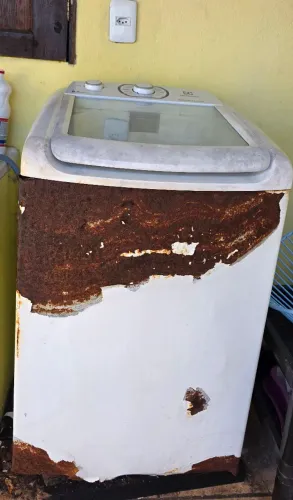 Máquina de lavar roupa eletrolux avaria.