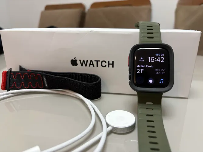 Apple Watch SE 3 GPS + Cellular 44 mm