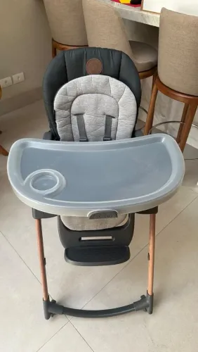 Maxi-Cosi Cadeira de Refeição Minla completa <br>Cor: Essential Graphite