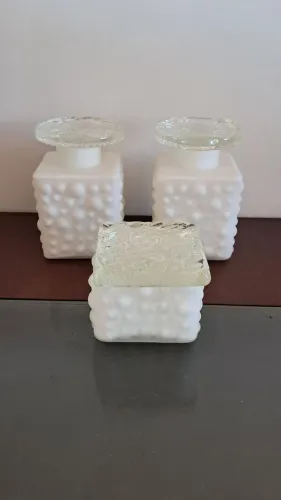 Lindo/raro conj. de toucador vintage! 3 peças, vidro opalinado satinado, perfeito estado!