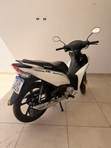 Moto aveloz