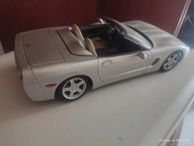 Corvette Maisto escala 1/18