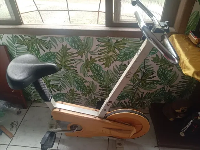 Bicicleta de malhar só pega e pedalar
