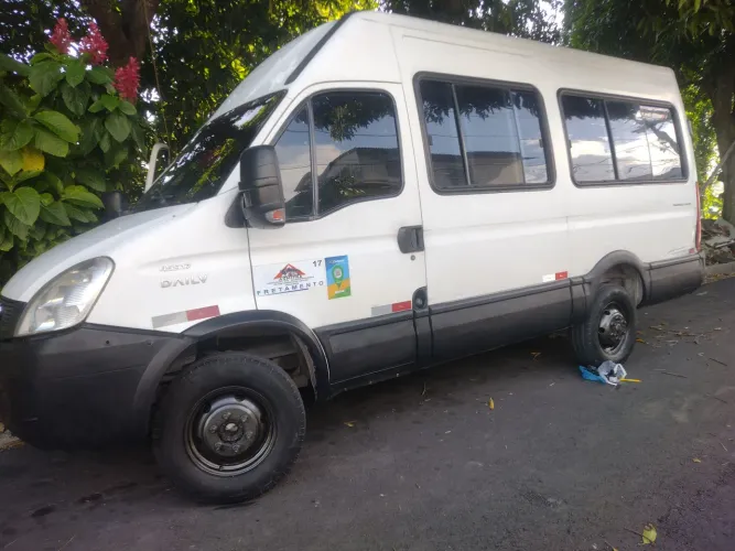 Iveco Daily Minibus Executive Curto 45s17 3.0 16V Diesel Mec. E5 2017
