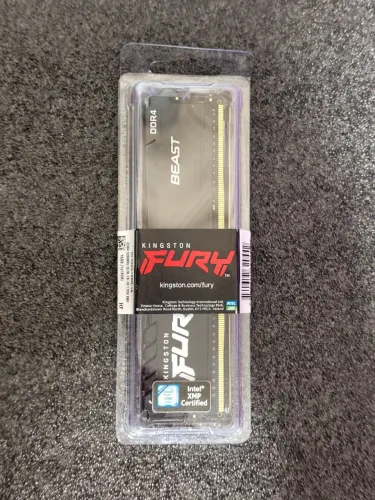 Memória RAM 16GB Kingston FURY Beast DDR4 3200MHz CL16 Preta - Estado de Nova