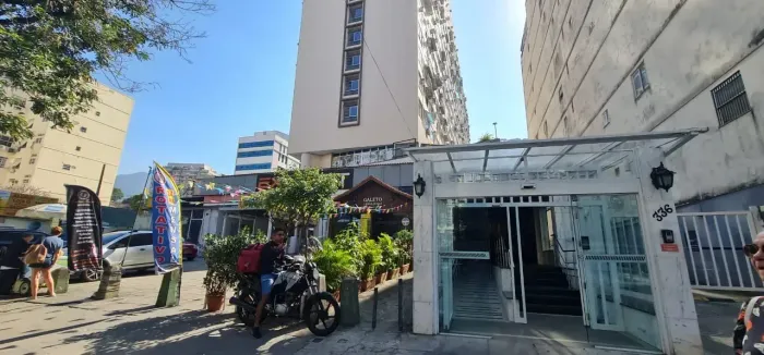 Imóvel para locação em Laranjeiras, ótimo studio, apartamento silencioso de fundos.