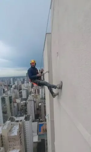 Pintor, fachada altura, cadeirinha.