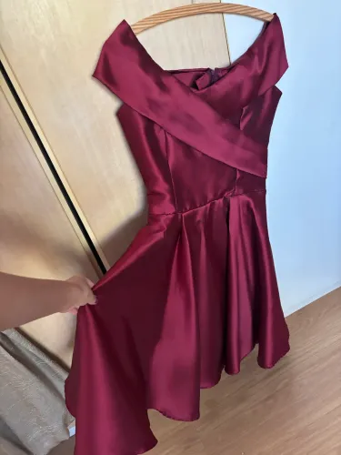Vestido vinho