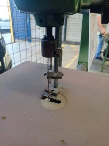 Equipamento para fabricação de moveis