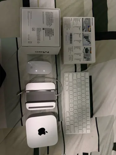 Mac Mini M4 Garantia até Junho de 2027, Dock e Magic Mouse e Magic Keyboard
