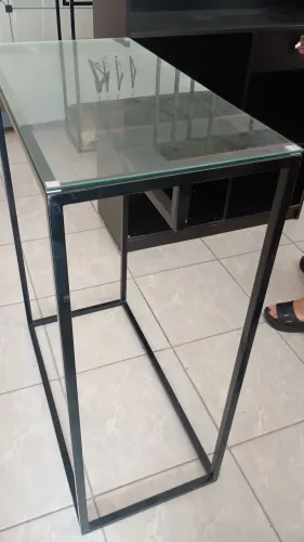 Vendo mesa aparador, com cabideiro