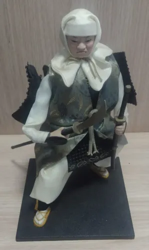 Boneco Samurai