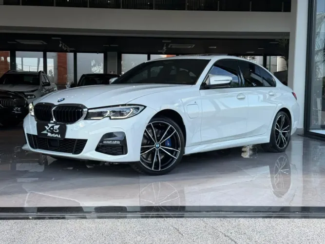 BMW 330E M Sport 2.0 Turbo Híbrido AU 2022