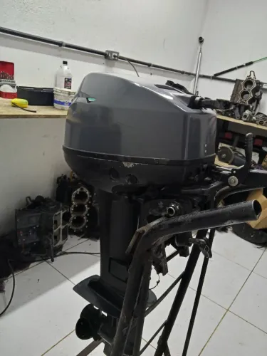 Motor de popa Titan 18 Hp 