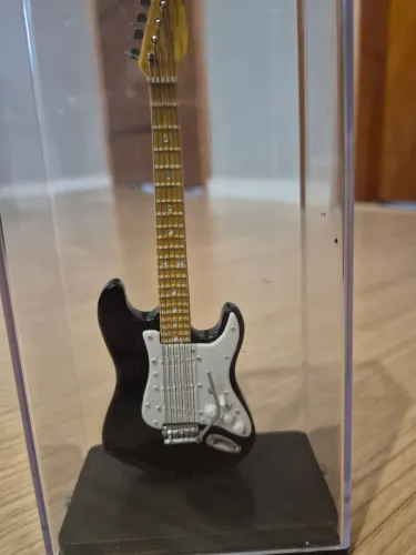 Miniatura Guitarra Stratocaster