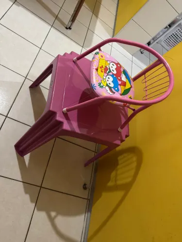 Cadeira + mesa infantil