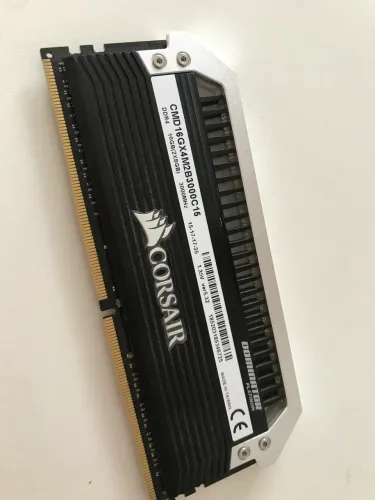Memoria RAM Corsair Dominator 16gb DDR4 3000mhz