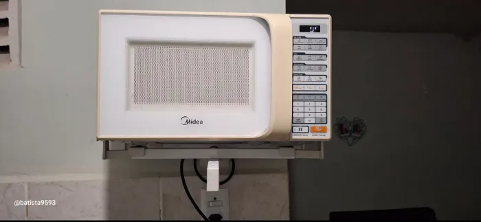 ? Micro-ondas Midea Live 20L + Suporte de Parede!