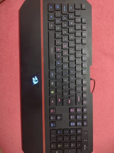Teclado Gamer RGB Semi-Novo - funcionando perfeitamente