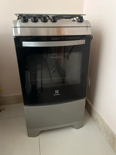 Fogão Electrolux 4 chamas e forno usado