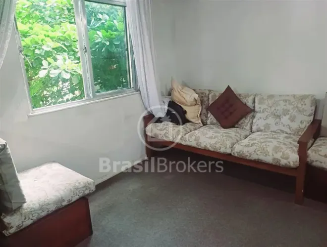 Apartamento de 4 quartos, box para guardados e vista livre na Portuguesa!