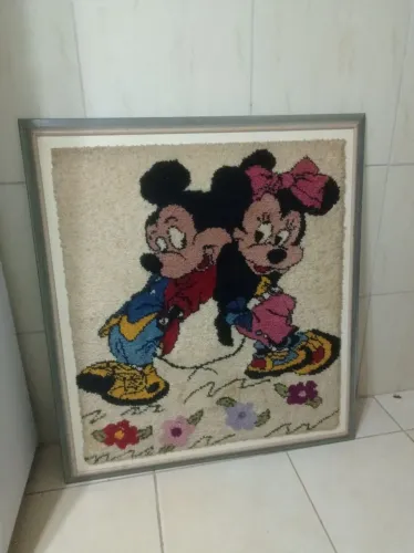 Quandro de carpete Mickey Mouse e Minie 98x108cm