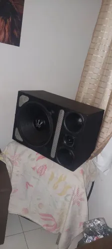 Vende-se caixa trio