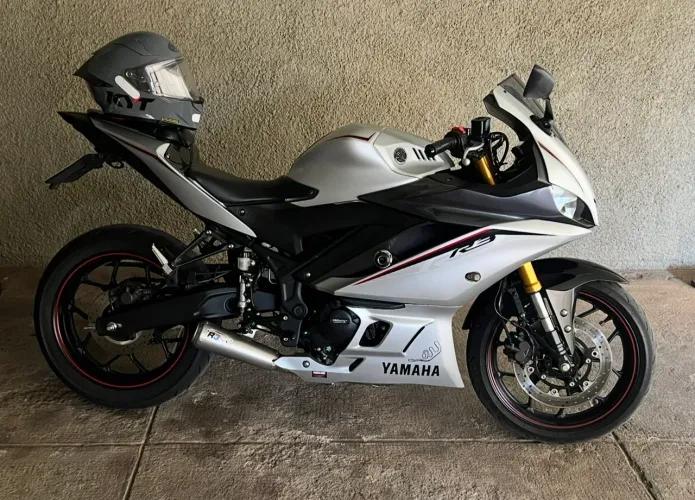 Yamaha R3 2021 PRATA