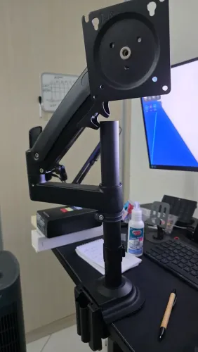 Suporte articulado para monitor 
