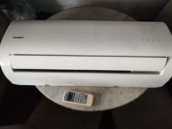 AR CONDICIONADO SPLIT 9000 BTU em perfeito estado funcionando perfeitamente 